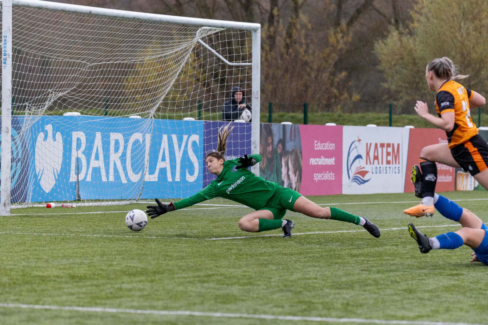 sport photography kevingreene hull.18 
 Away win for Hull City Ladies FC against Durham 
 Keywords: commercial photographers, photographers hull, social media content, sports photography, kevin greene photographer hull, sports team headshots, kevin greene photography highly commended small business saturday awards 2022, kevin greene photography, hull city ladies football team, photographers near me, photographers who travel, hull city ladies fc, photographers in hull, events photography, women in sport hull, women in football